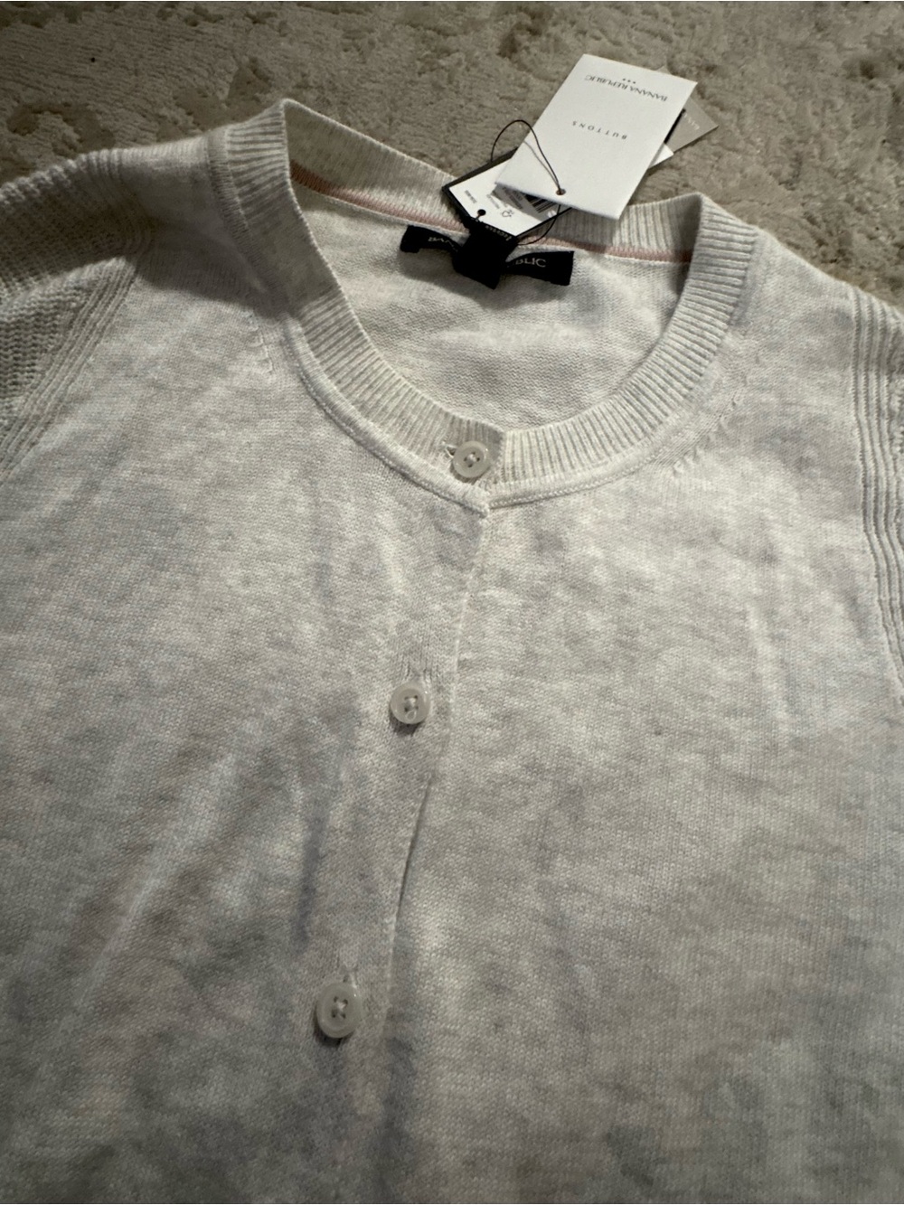 NWT❗️Banana Republic Light Gray Button-Front Women's Cardigan - Picture 2 of 3